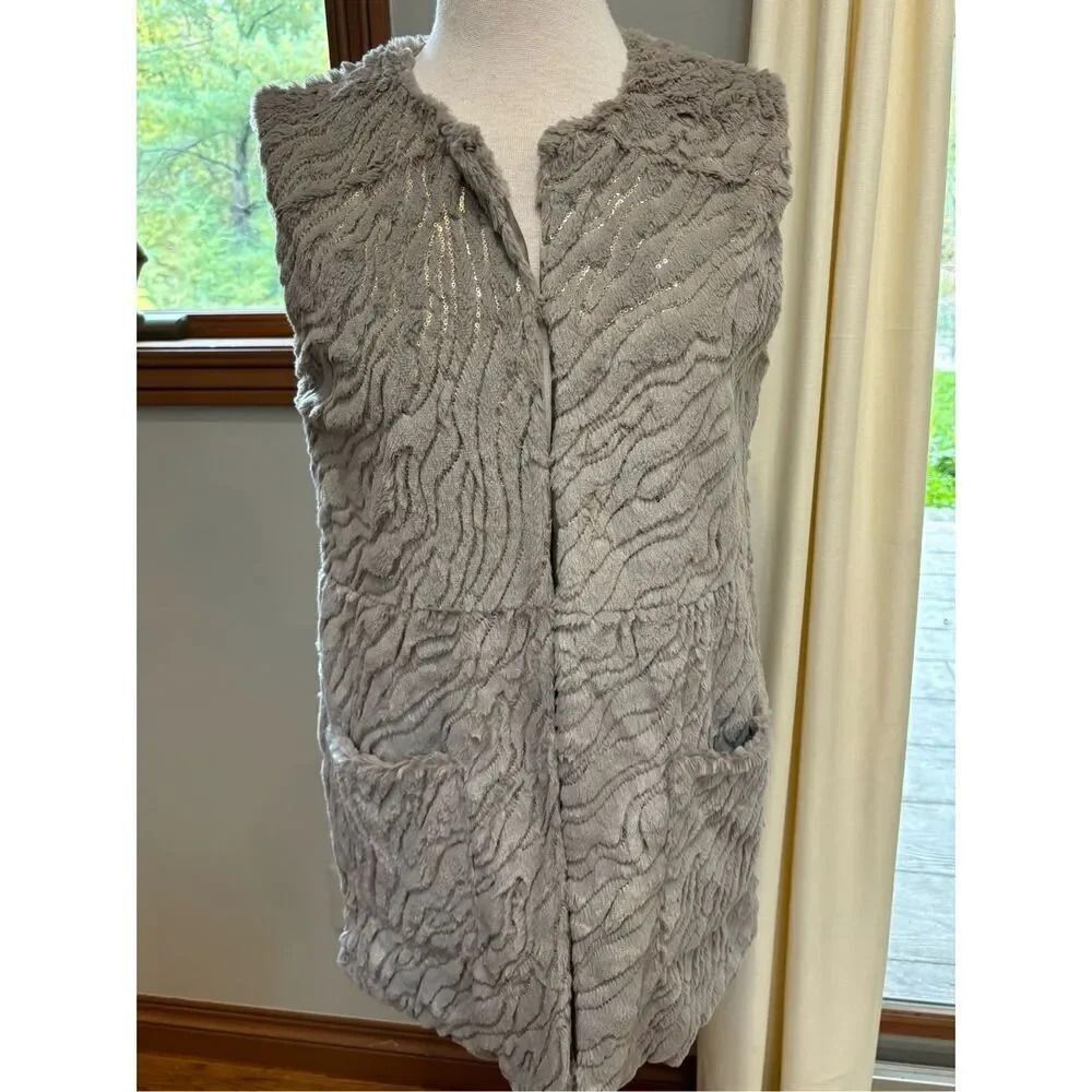 Mushka by Sienna Rose M faux fur sequined long vest w-large front pockets